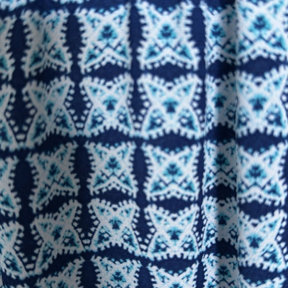 Banana Republic three quarter sleeve blouse. - Picture 4 of 4